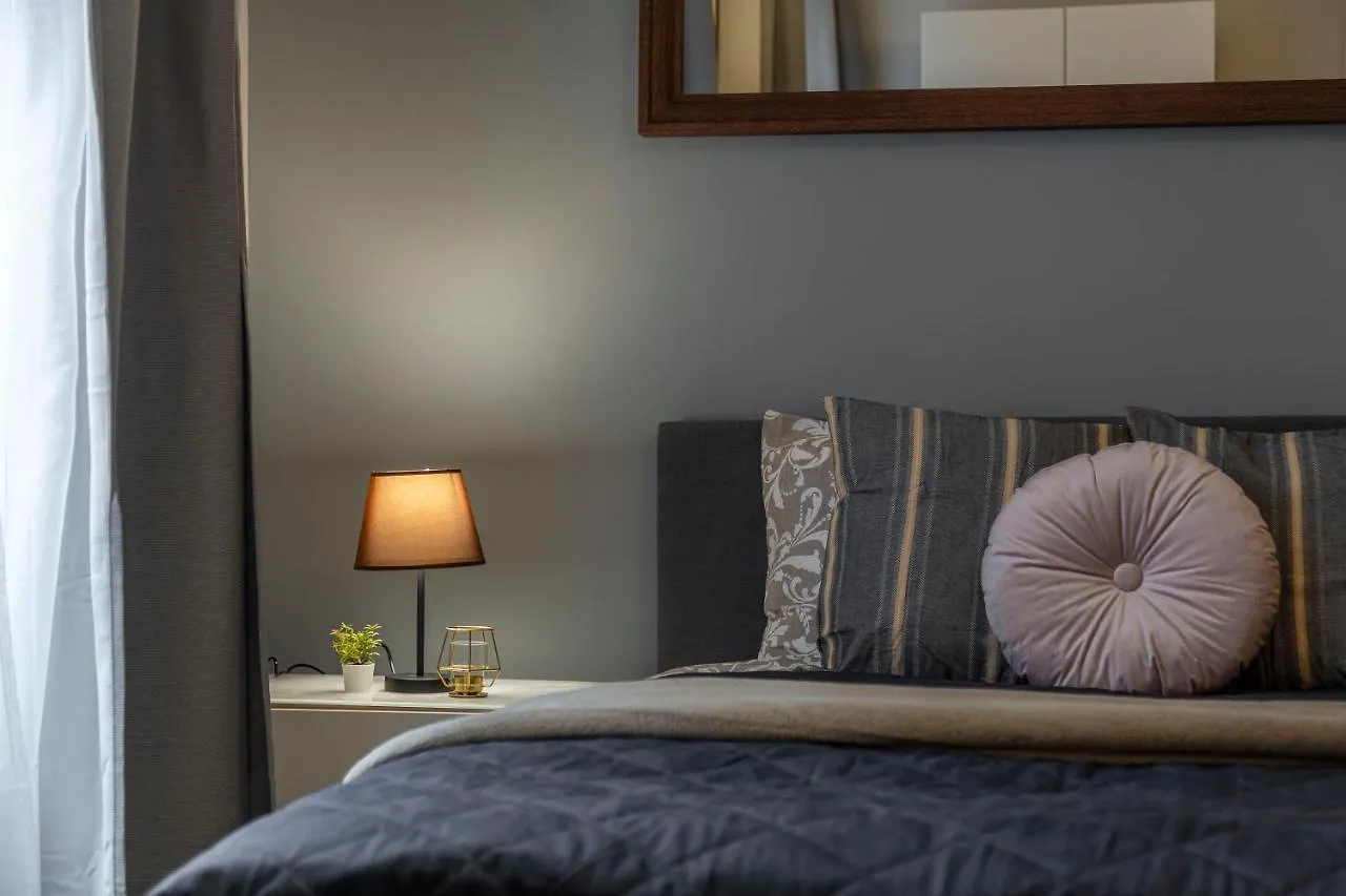 Spacious & Cozy Downtown Apartment With Balcony ブダペスト