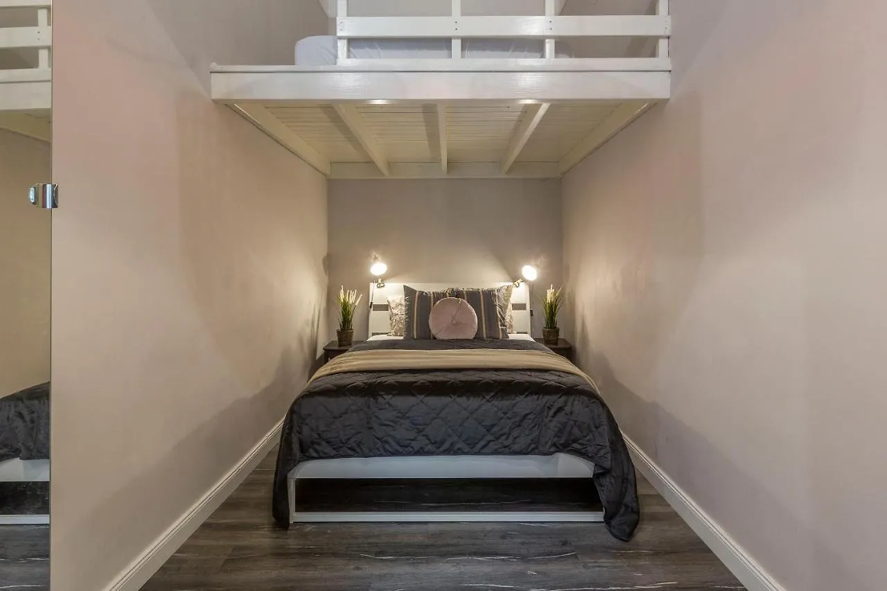 Spacious & Cozy Downtown Apartment With Balcony ブダペスト 0*,